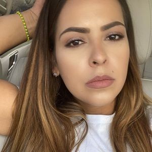 Meet your Posher, Aida